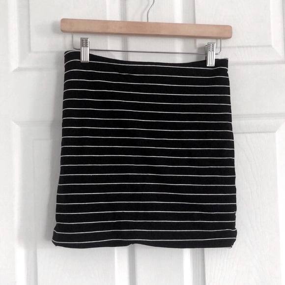 H&M striped black and white skirt - Picture 1 of 5